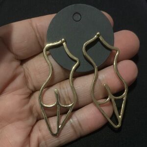 Elegant Gold Silhouette Earrings